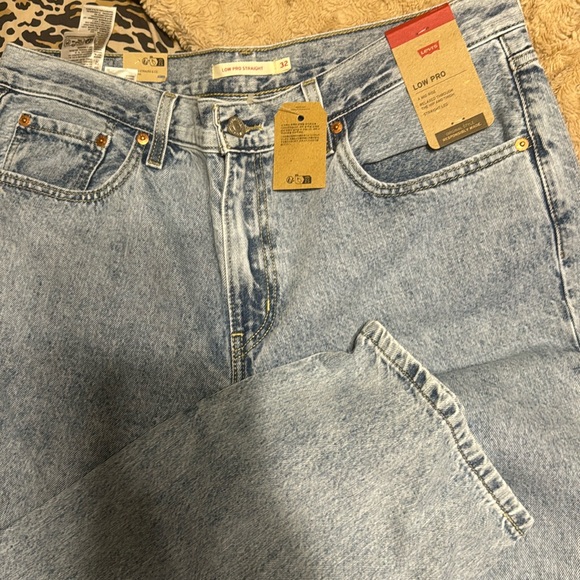 Levi’s low pro straight jeans - Picture 1 of 3